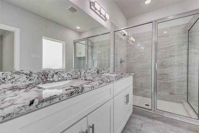 Building Photo - 4677 Bellfort Ave