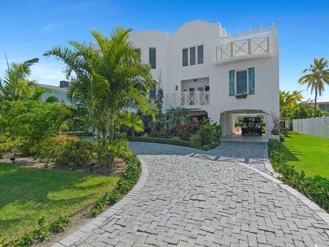 Building Photo - 317 E Seaview Cir