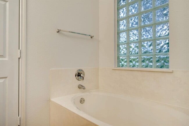 Building Photo - 1112 Sundrop Pl
