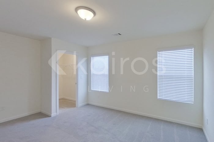 Building Photo - 214 Long Is Dr