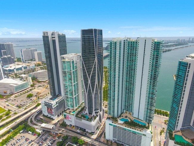 Building Photo - 1000 Biscayne Blvd