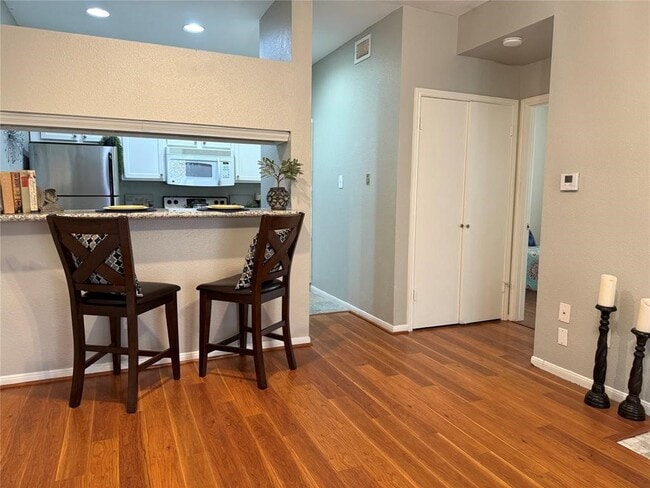 Building Photo - 8055 Cambridge St