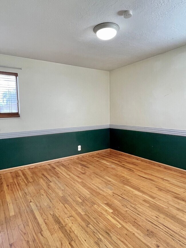 Building Photo - Taylorsville 3 Bedroom Home