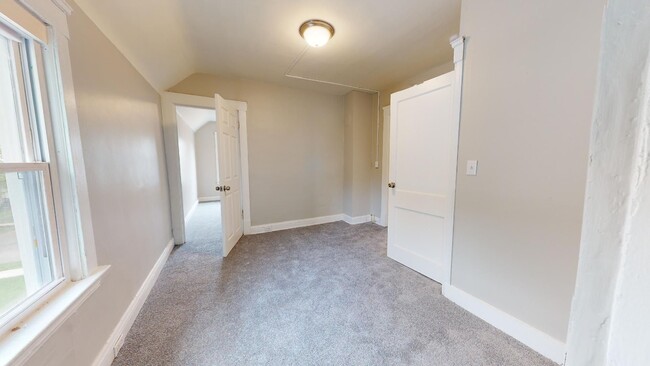 Building Photo - Old Brooklyn - 4 Bedroom Single Family Home