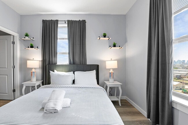 Building Photo - 95 Broadway