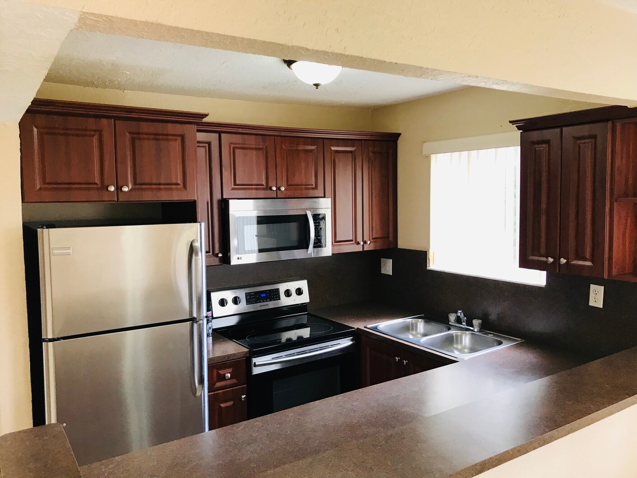 Building Photo - 6225 SW 131st Ct