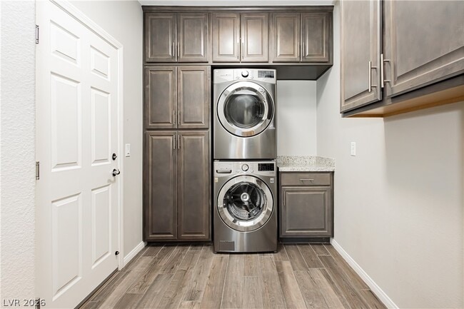 Building Photo - 5757 Ireland Ridge Ct