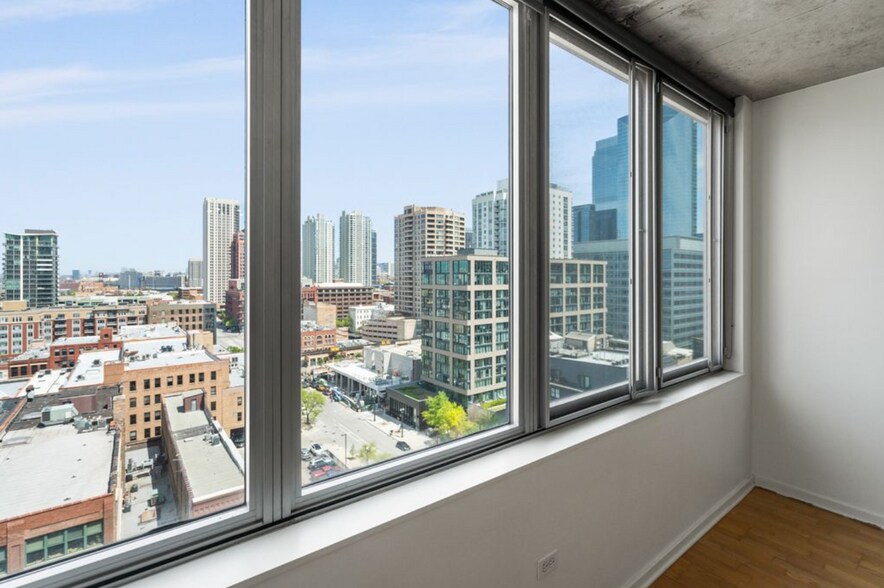 Building Photo - 659 W Randolph St