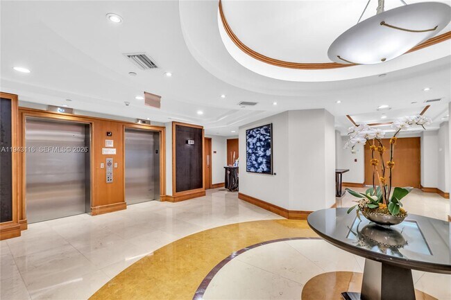 Building Photo - 18911 Collins Ave