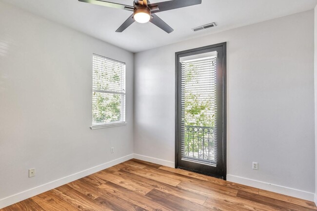 Building Photo - 7531 Edinburgh Way