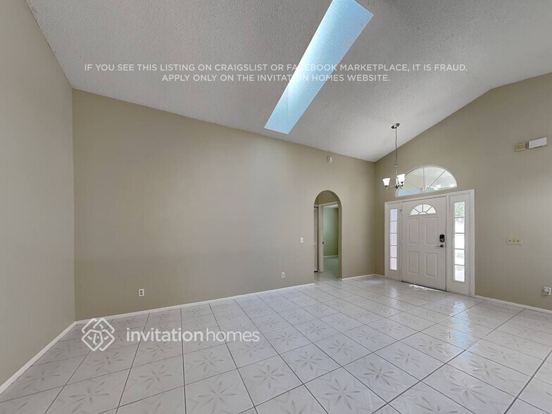 Building Photo - 1369 Tindaro Dr