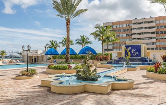 Building Photo - 7601 E Treasure Dr