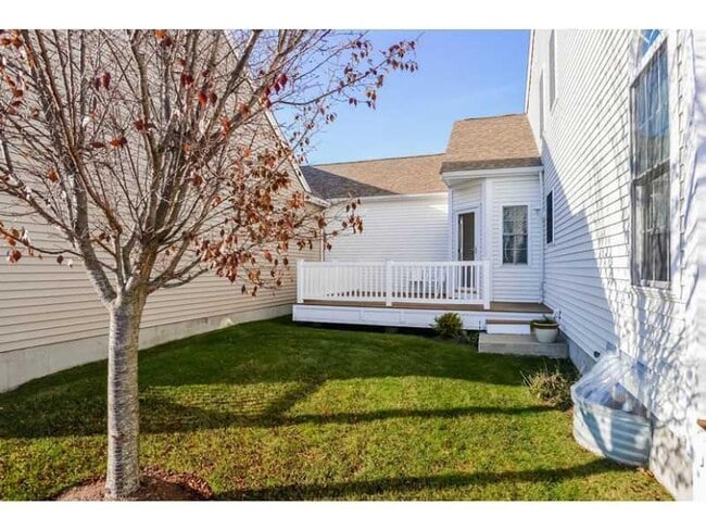 Building Photo - ****Cranston/Newbury Village – Exclusive T...