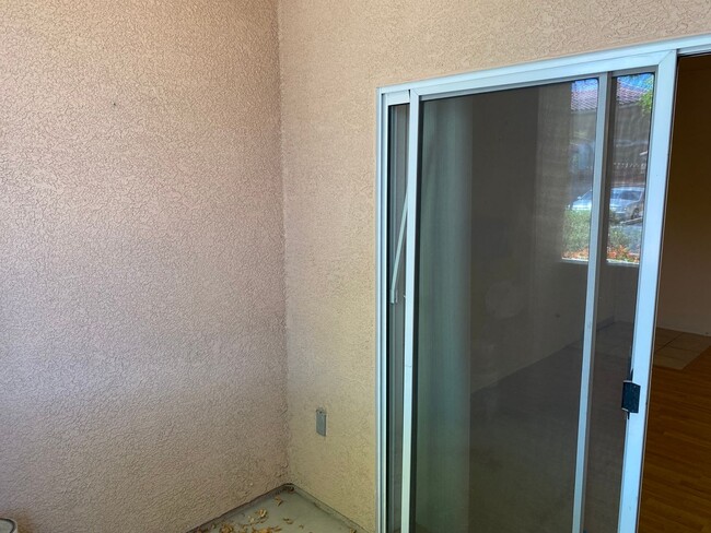Building Photo - SE!!! Gated!! 2 Bedroom 1st Floor with Bal...