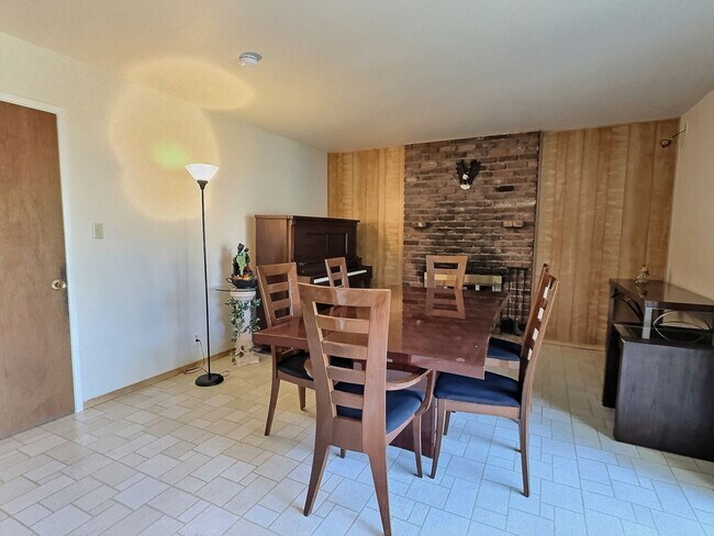 Building Photo - 6BD/3BA – Spacious West San Jose home near...