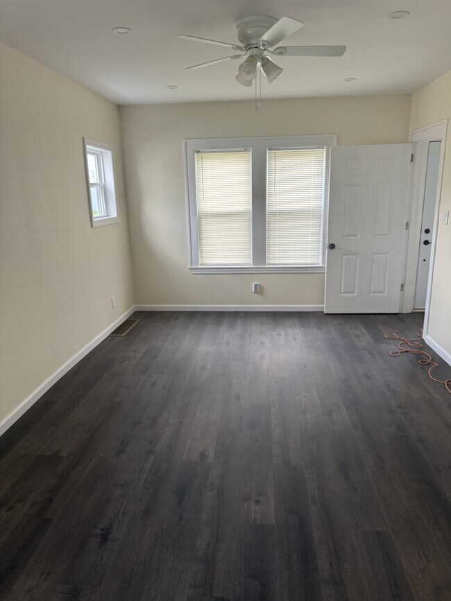 Building Photo - 701 E Judson Ave