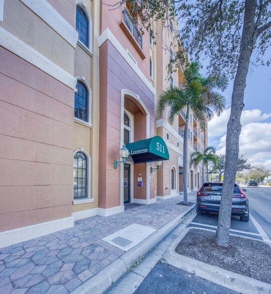 Building Photo - 511 Lucerne Ave