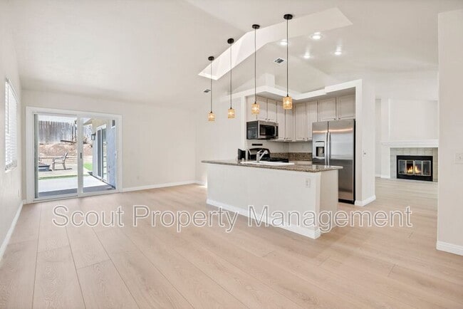 Building Photo - 39149 Rising Hill Dr