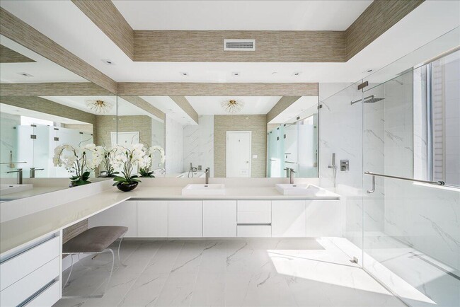 Building Photo - 3100 N Ocean Dr