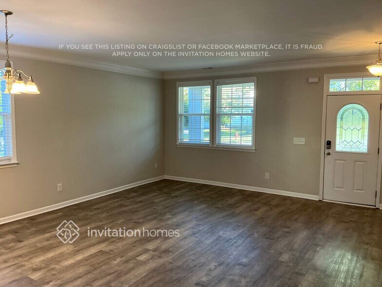 Building Photo - 716 Weathervane Dr