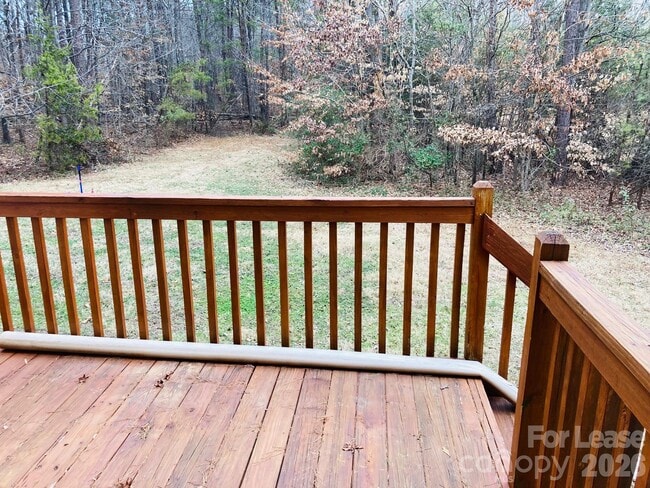 Building Photo - 6383 Kidville Rd