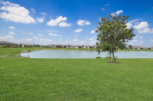 Building Photo - 4 Bed 3 Bath Gem In The Sunstone Community In Wellen Park!!!