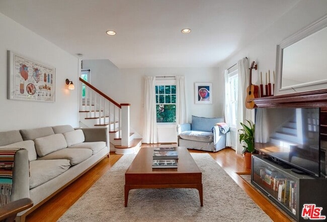 Building Photo - 2154 Willetta Ave N