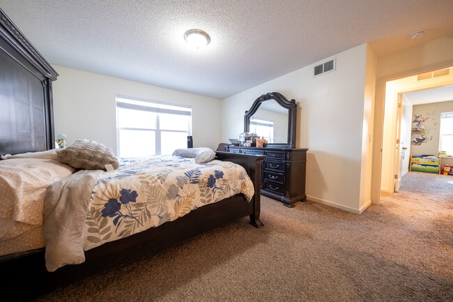 Building Photo - 15104 Emory Cir