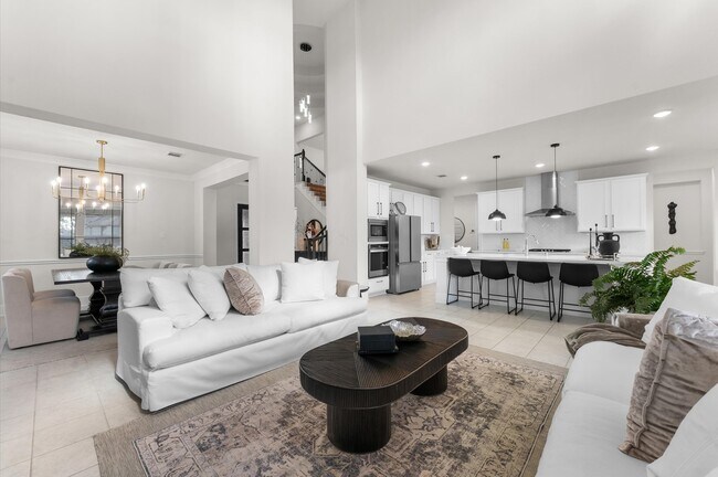 Building Photo - 15026 La Strada Dr