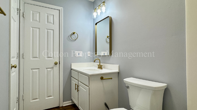 Building Photo - 4619 McClelland Dr