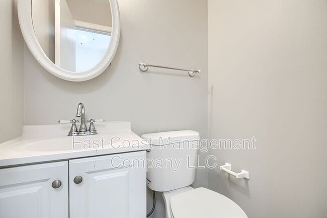 Building Photo - 12 Perryfalls Pl