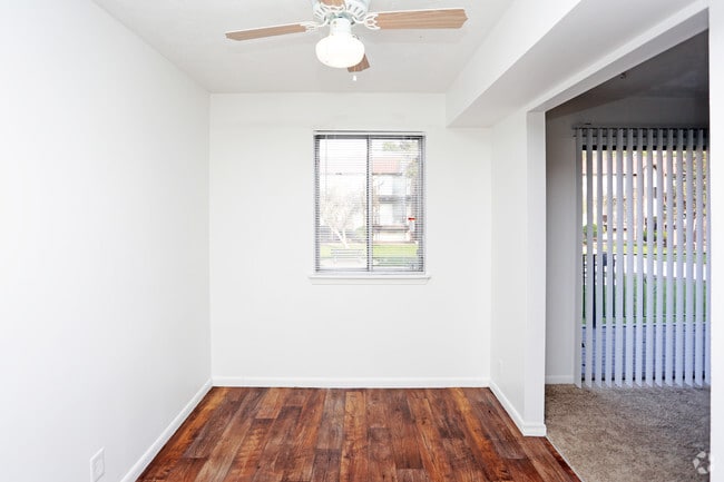 Dining Room - Juniper Gardens