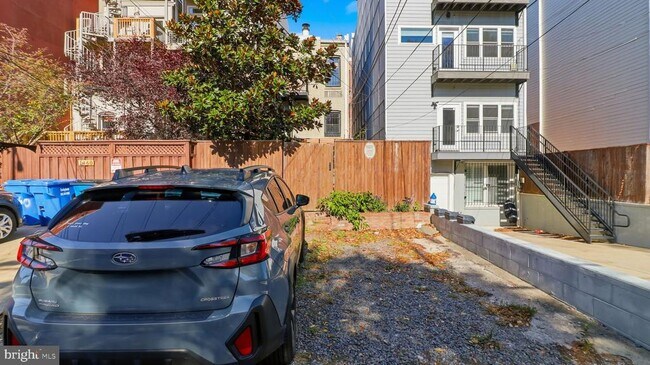 Building Photo - 1450 Harvard St NW