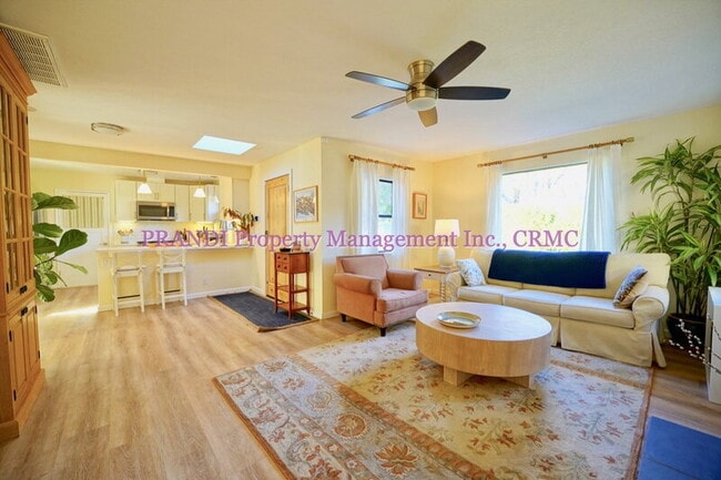 Building Photo - 245 Solano St