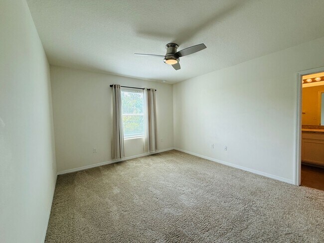 Building Photo - 2856 Suncoast Blend Dr