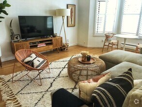 Building Photo - 1BR/1BA Renovated Condo on Fillmore Street...