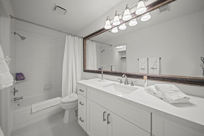 Building Photo - 45 N Lakeridge Cir