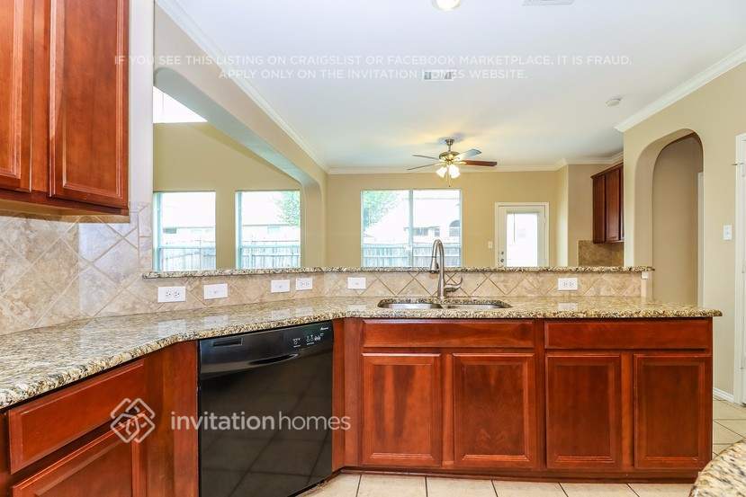 Building Photo - 2360 Merlin Dr