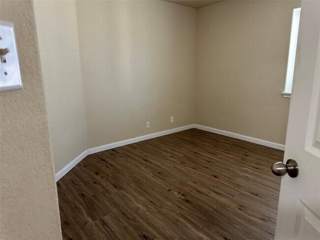 Building Photo - 316 Pack Horse Dr