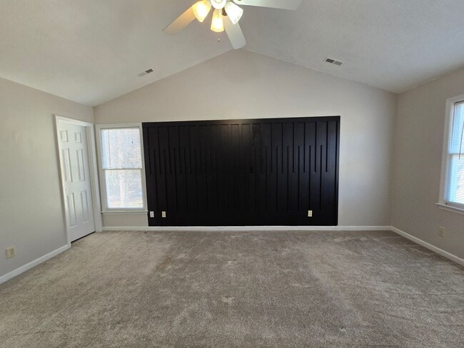 Building Photo - 6172 Lakeway Dr