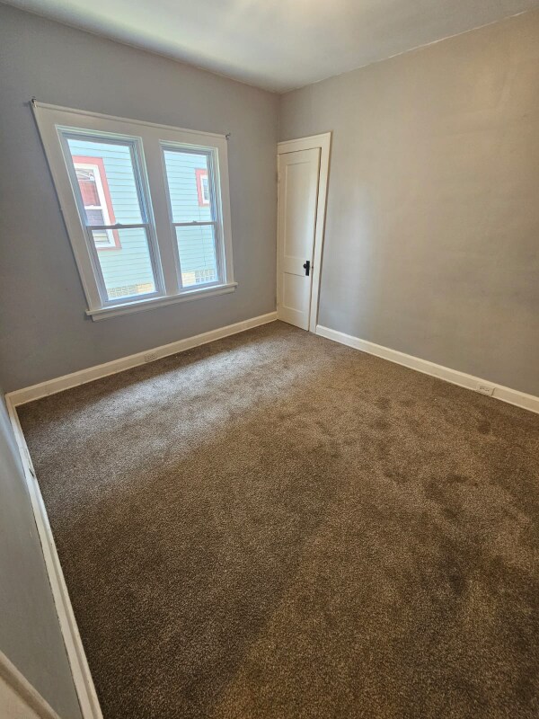 Building Photo - 8409 Rosewood Ave
