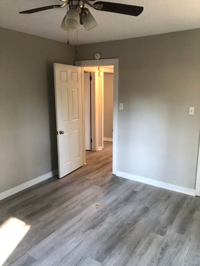 Building Photo - 1403 Kentucky Ave