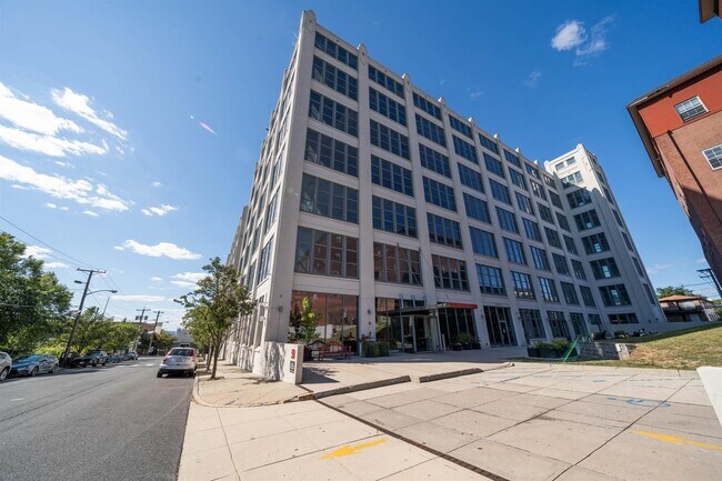Building Photo - 50 Dey St