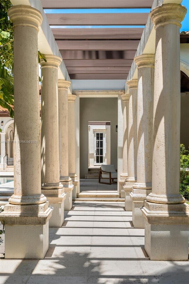 Building Photo - 9941 SW 60th Ct