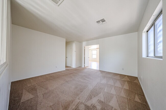 Building Photo - 11816 W Rosewood Dr