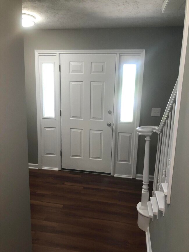Building Photo - 3900 Sundart Dr