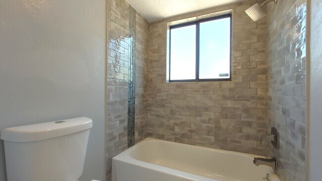 Building Photo - Complete Remodel In Highly Desirable NE Heights