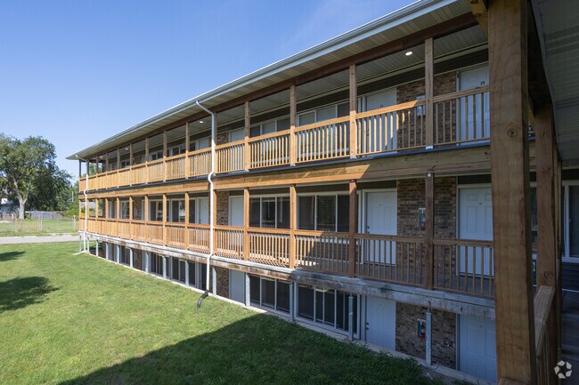 Building Photo - Holmes Flatz