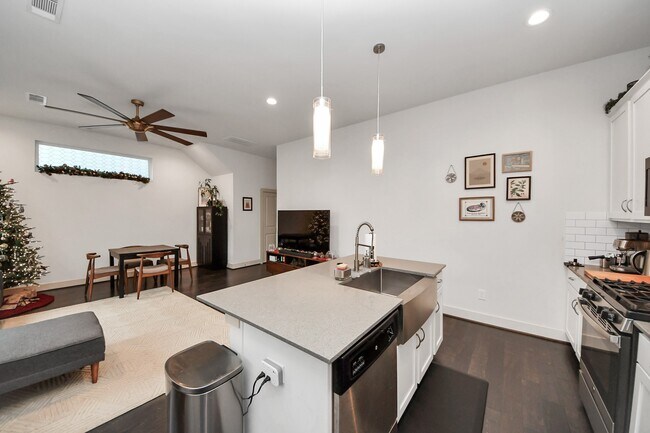 Building Photo - 9448 Kerrwood Ln