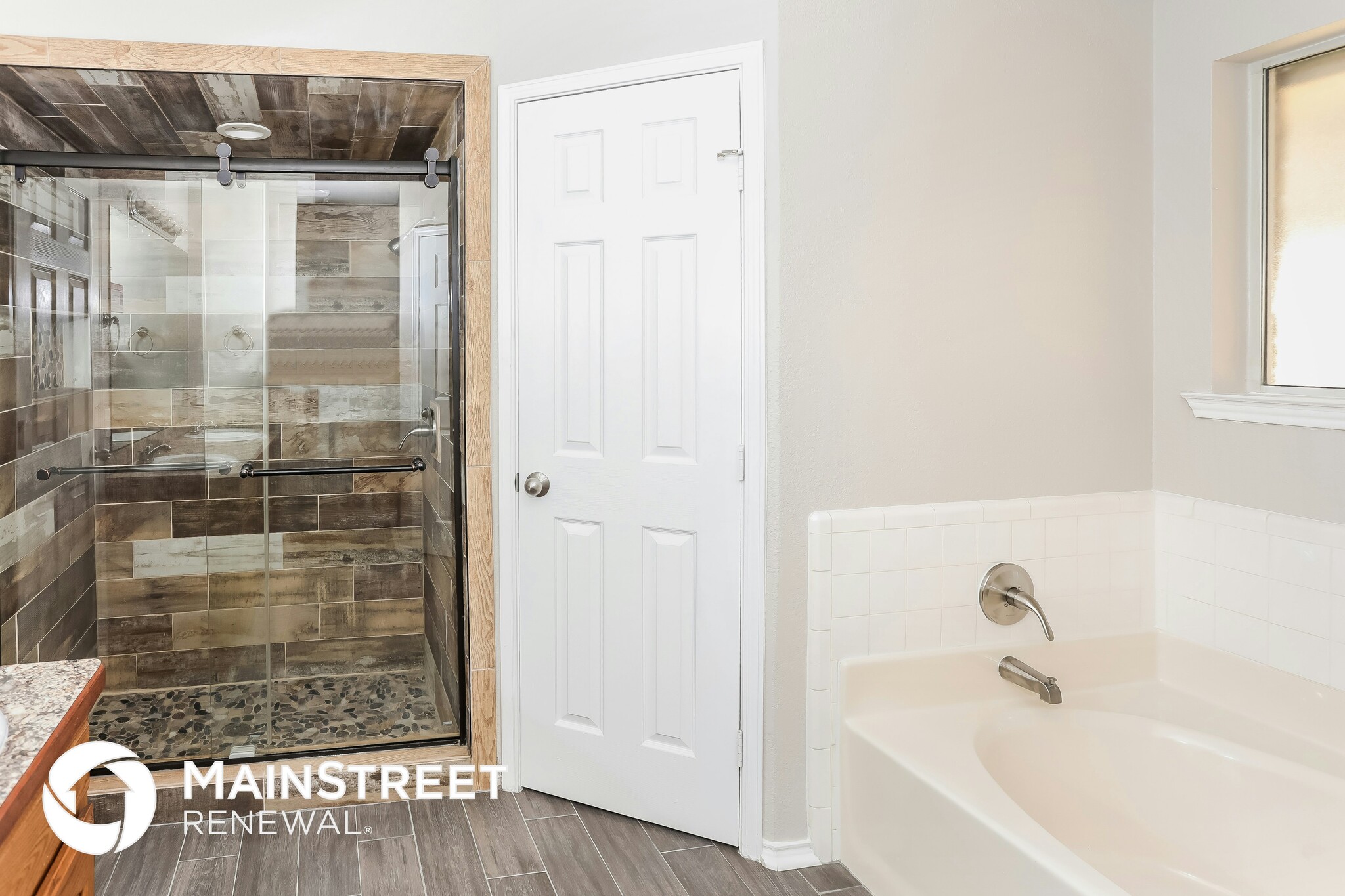 Building Photo - 703 Timberoaks Dr